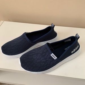 Women’s Adidas cloudfoam sneaker